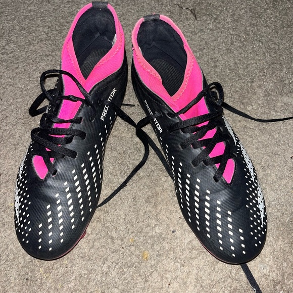 Adidas men’s size Black and Pink soccer or football cleats - Picture 1 of 6